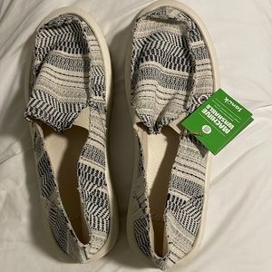 NWT Sanuk Donna Boho